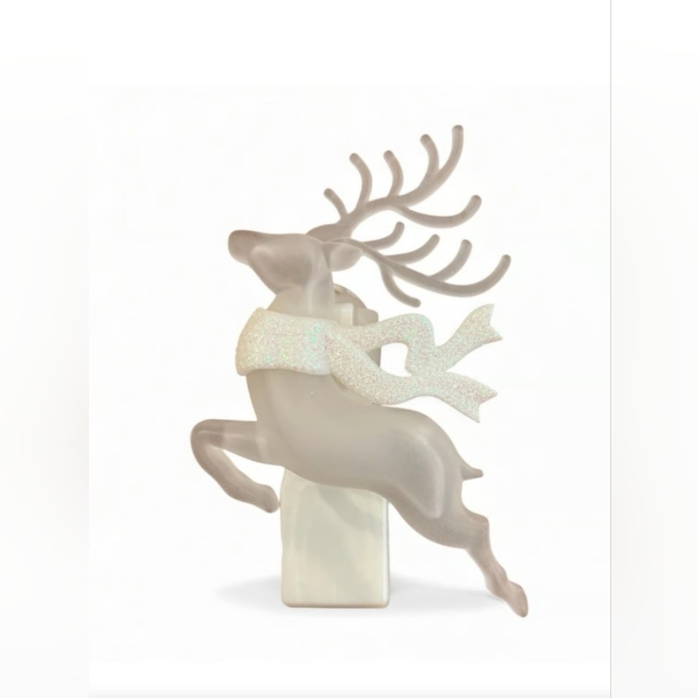Bath & Body Works Reindeer with White Scarf Wallflower Fragrance Plug